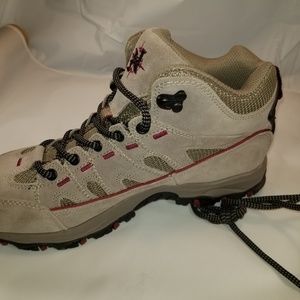 Nevados Waterproof Athletic Hiking Trekking Boots